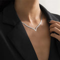 The Luxe Curve Necklace